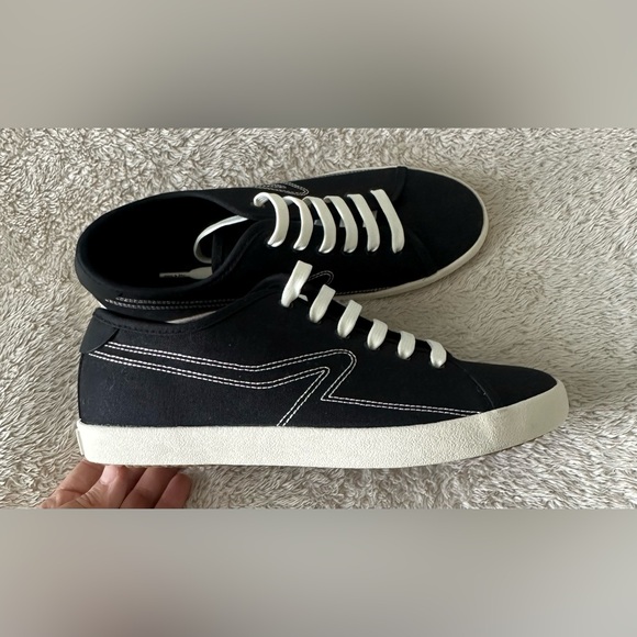 rag & bone Shoes - RAG & BONE Black Canvas Court Sneaker size 39